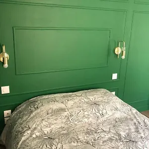 https://studio-sous-les-toits.hotels-rhonealpes.com