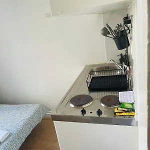 https://studio-pere-lachaise-voltaire-buttes-chaumont-2-pers.fr-paris.fr